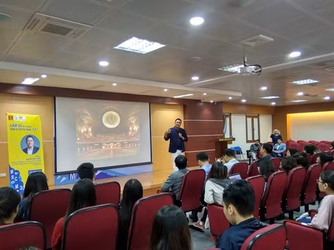 La communication et le marketing 3.0 au cœur d’un colloque à Hanoï ảnh 1
