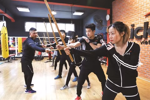 L’arnis, art martial philippin, fait de plus en plus d’adeptes au Vietnam ảnh 2 L’arnis, art martial philippin, fait de plus en plus d’adeptes au Vietnam ảnh 2