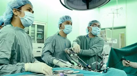 La chirurgie laparoscopique au menu d’un colloque au Sud ảnh 1