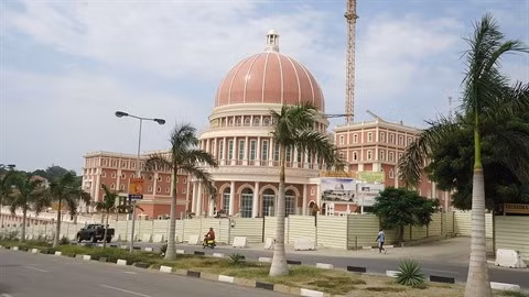 Des hommes d’affaires vietnamiens en Angola ảnh 1