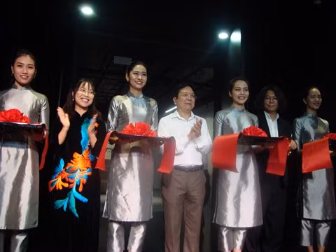 Inauguration du Centre d’art contemporain Vincom à Hanoï ảnh 1
