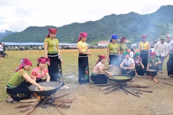 Une nouvelle fête du riz attire les visiteurs à Son La ảnh 1 Une nouvelle fête du riz attire les visiteurs à Son La ảnh 1