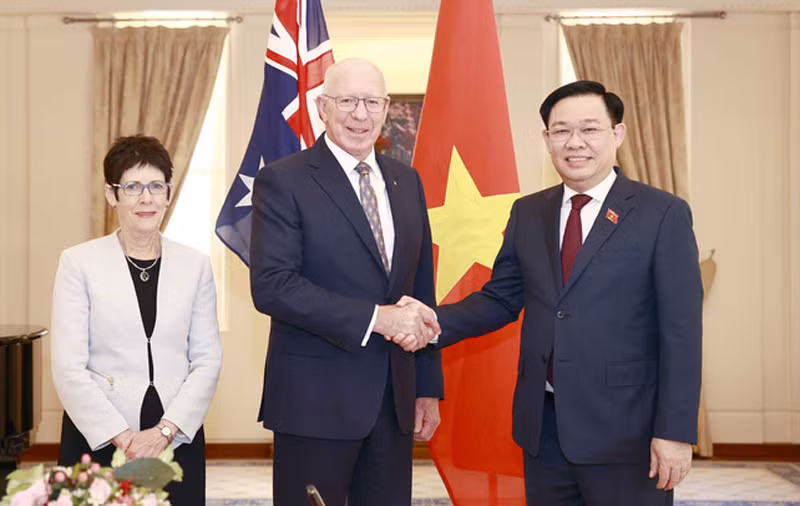 La visite du gouverneur général d'Australie vise à célébrer les 50 ans des relations Vietnam-Australie ảnh 1