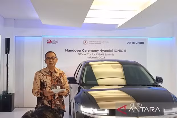 Le 42e sommet de l'ASEAN pour promouvoir l'utilisation des véhicules électriques ảnh 1