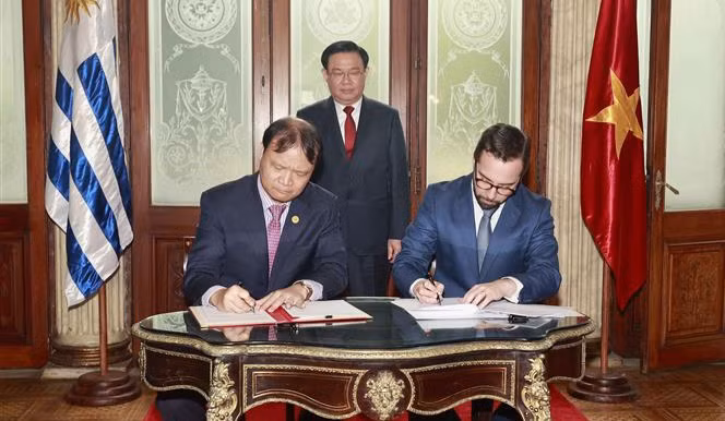 Rencontre de députés Vietnam - Uruguay ảnh 1