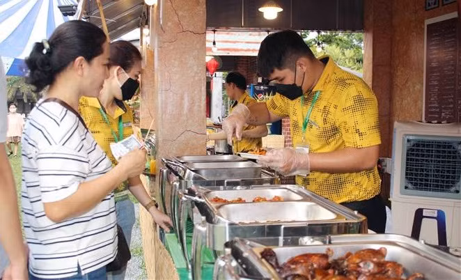 Plus de 350 spécialités culinaires présentées à la Fête culturelle et gastronomique de Saigontourist ảnh 2