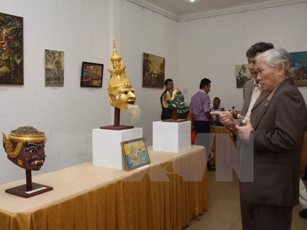 Exposition de sculpture cambodgienne à HCM-Ville ảnh 1