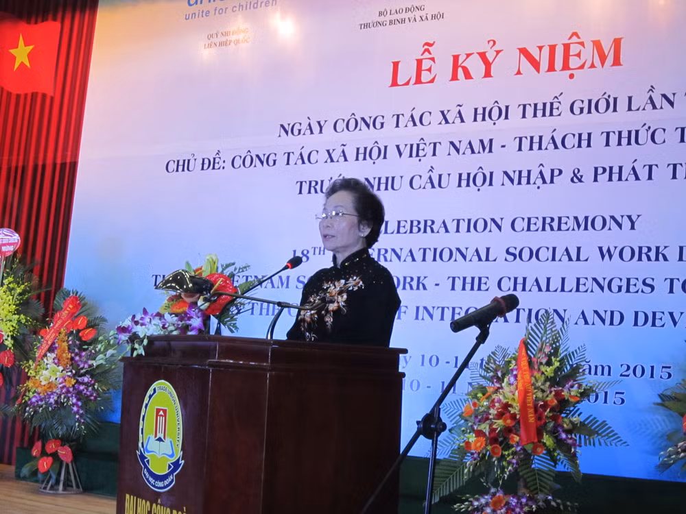 Célébration de la Journée mondiale du travail social à Hanoi ảnh 1