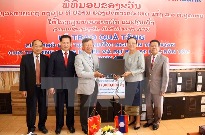 Le Vietnam aide le Laos à développer son système éducatif ảnh 1