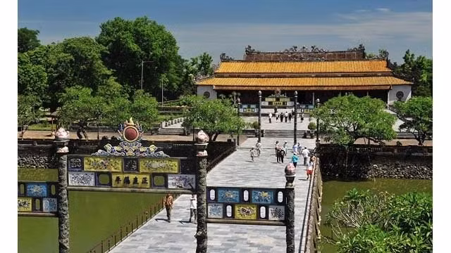 Têt 2018: des localités du pays attirent un bon nombre des touristes ảnh 1