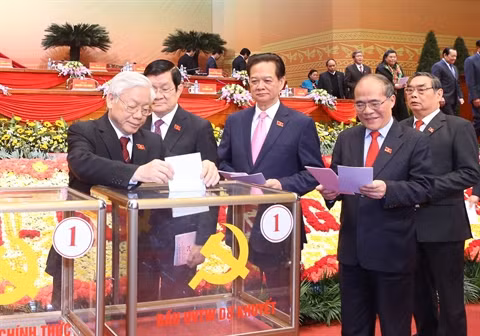 Le Comité central du PCV du 12e exercice se réunit à Hanoi ảnh 1