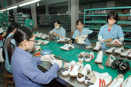 Belles perspectives pour les exportations nationales de chaussures ảnh 1