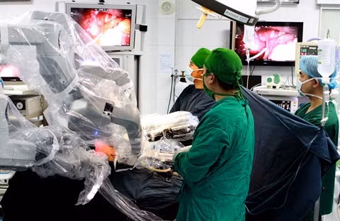 De la chirurgie endoscopique en robot médical en pédiatrie ảnh 1