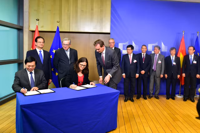 Les dix évènements marquants du secteur de l’industrie et du commerce de 2015 ảnh 1