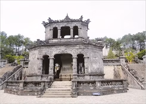 Le Mausolée de Khai Dinh, un melting-pot architectural ảnh 4 Le Mausolée de Khai Dinh, un melting-pot architectural ảnh 4
