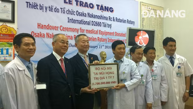 Dons d’équipements médicaux japonais à l’hôpital de Da Nang ảnh 1