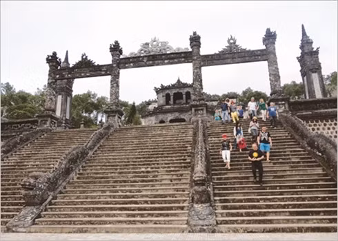 Le Mausolée de Khai Dinh, un melting-pot architectural ảnh 2 Le Mausolée de Khai Dinh, un melting-pot architectural ảnh 2