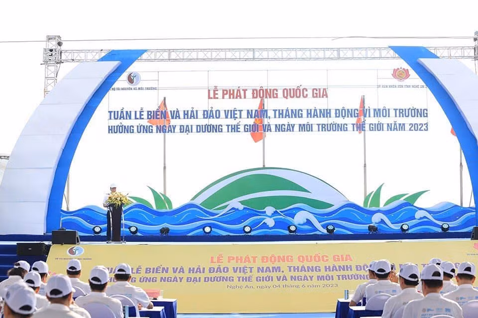 Lancement de la Semaine de la mer et des îles du Vietnam et du Mois d’action pour l’environnement ảnh 1
