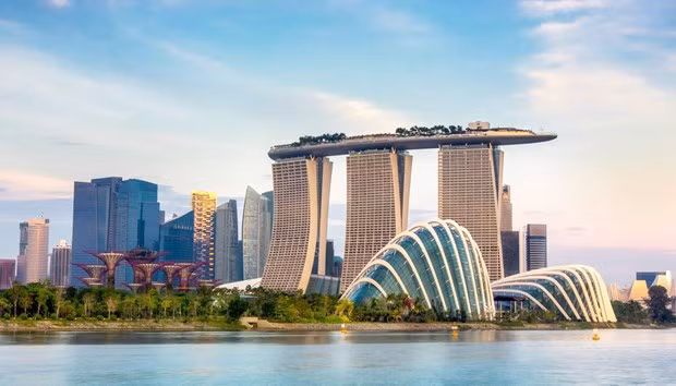 La forte baisse des exportations de Singapour augmente le risque d'une récession technique ảnh 1