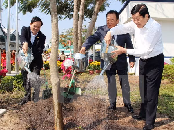 Lancement de la Fête de plantation d'arbres du Printemps Binh Thân 2016 ảnh 1