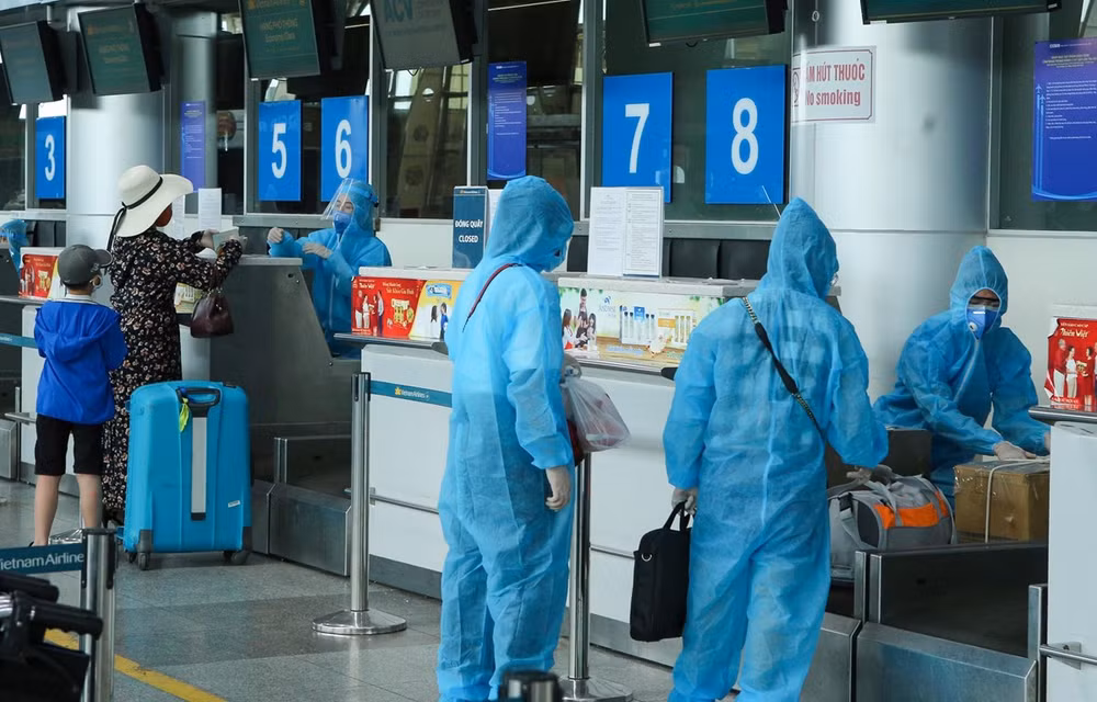 COVID-19 : rapatriement de plus de 350 Vietnamiens de Taiwan (Chine) ảnh 1