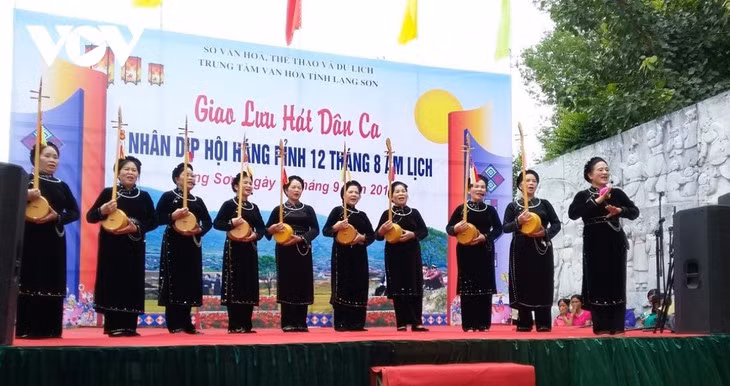 Hang Pinh, la fête de la pleine lune des Tày et des Nùng de Lang Son ảnh 1