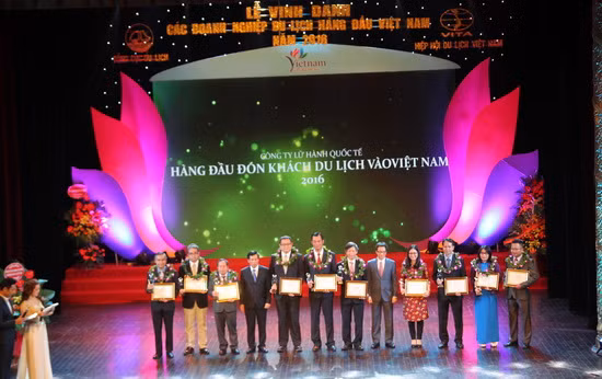 Les meilleures entreprises de tourisme du Vietnam en 2016​ à l’honneur ảnh 1