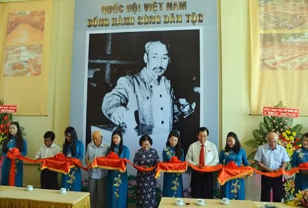 L’Assemblée nationale vietnamienne accompagne la nation ảnh 1