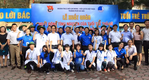 Des jeunes volontaires de Hanoi approfondissent les relations Vietnam-Laos ảnh 1