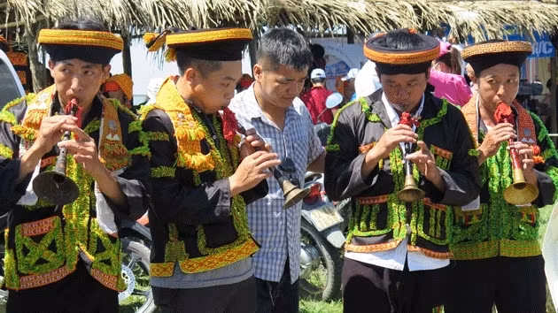 Ouverture de la Fête touristique d’été de Mâu Son ảnh 1