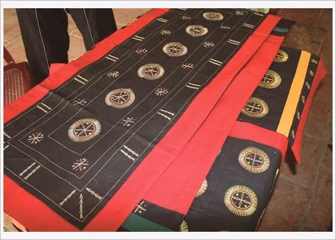 Tissage de brocatelle, le passé retrouvé ảnh 1