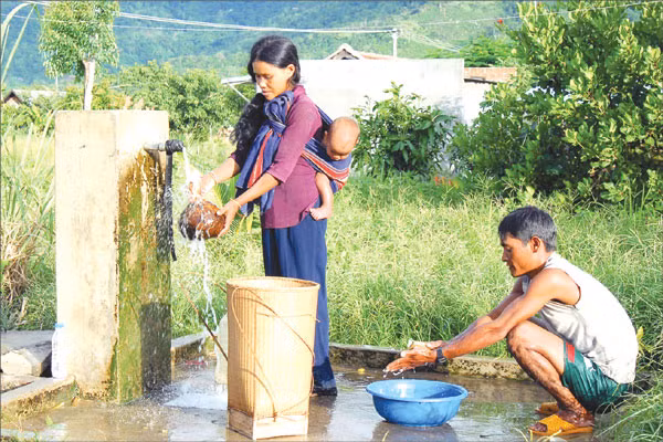 Lancement d’un projet d’eau potable dans sept provinces du Tay Nguyen et du Sud ảnh 1