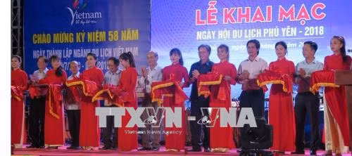 Ouverture de la fête touristique "Phu Yen, destination attrayante et hospitalière" ảnh 1