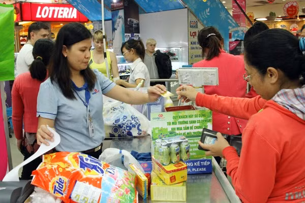 Le Vietnam au 4è rang mondial en termes d'indice de confiance des consommateurs ảnh 1