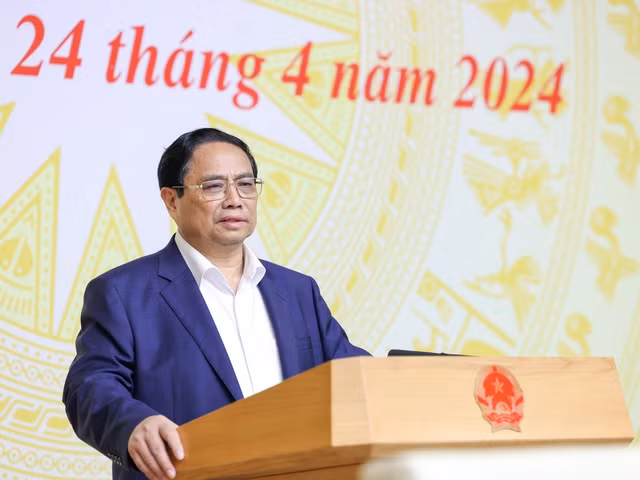 Le PM Pham Minh Chinh exhorte à accélérer la transformation numérique nationale ảnh 2