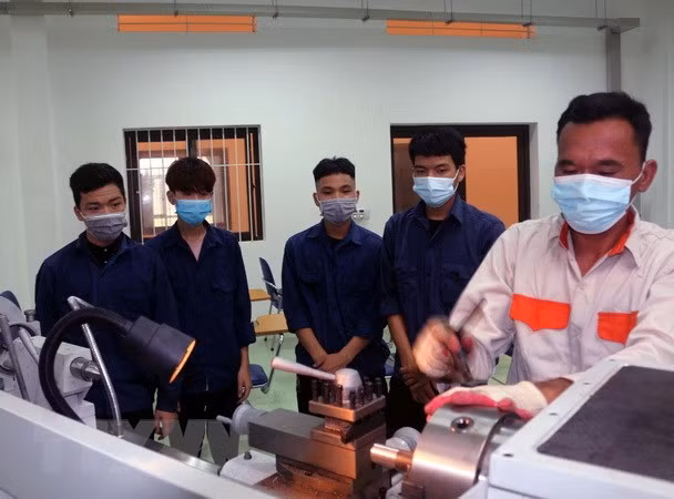 Hanoi compte fournir une formation professionnelle à 224.500 personnes en 2022 ảnh 1