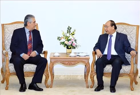 Le PM Nguyen Xuan Phuc reçoit le secrétaire général de la Fédération syndicale mondiale ảnh 1
