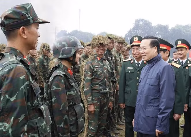 Le président inspecte l’état de préparation au combat de l’armée des commandos ảnh 1