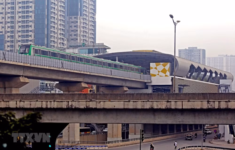 Hanoi prévoit l’investissement dans deux trains urbains ảnh 1