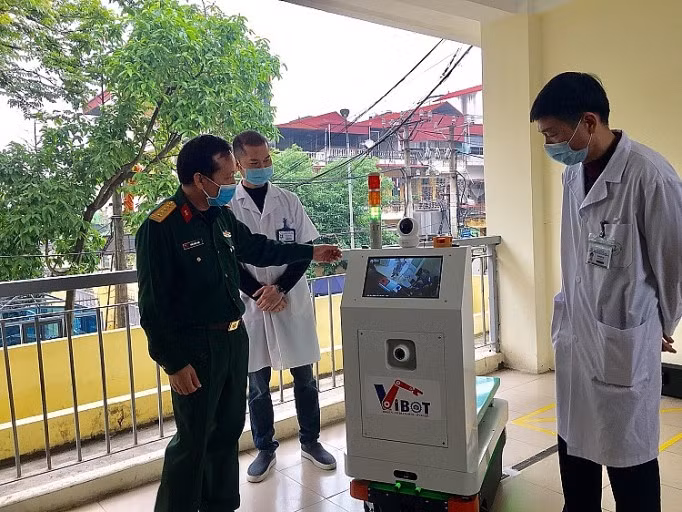 COVID-19: Bientôt la mise en service de robots infirmiers dans les hôpitaux ảnh 1 COVID-19: Bientôt la mise en service de robots infirmiers dans les hôpitaux ảnh 1