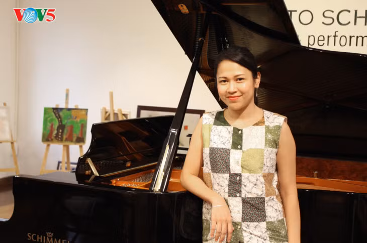 Faire connaître la musique française… ảnh 1