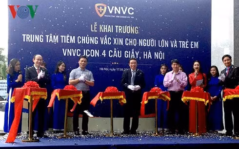 Le plus grand centre de vaccination du Vietnam inauguré à Hanoi ảnh 1