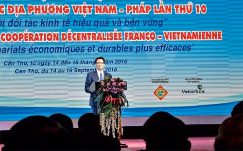 Colloque sur la coopération dans éducation et santé Vietnam – France ảnh 1
