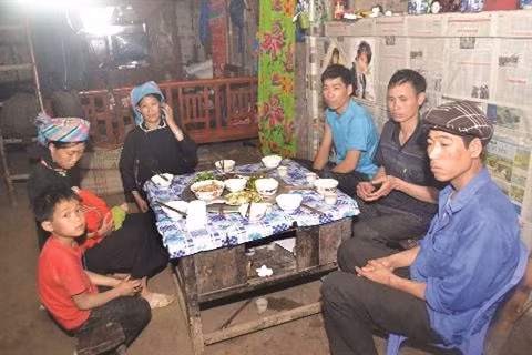 À la rencontre des Xuông, un groupe ethnique original à Hà Giang ảnh 1