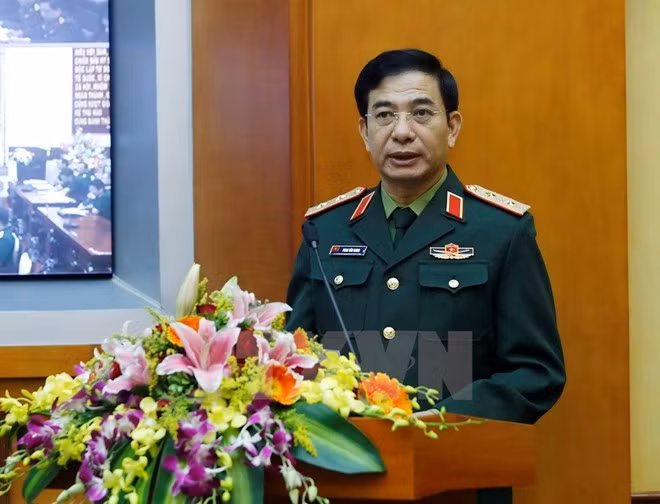 Le chef de l'Etat-major général de l'Armée reçoit le commandant adjoint des États-Unis ảnh 1