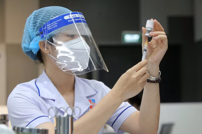 Le Vietnam lance la plus grande campagne de vaccination à l'échelle nationale ảnh 2