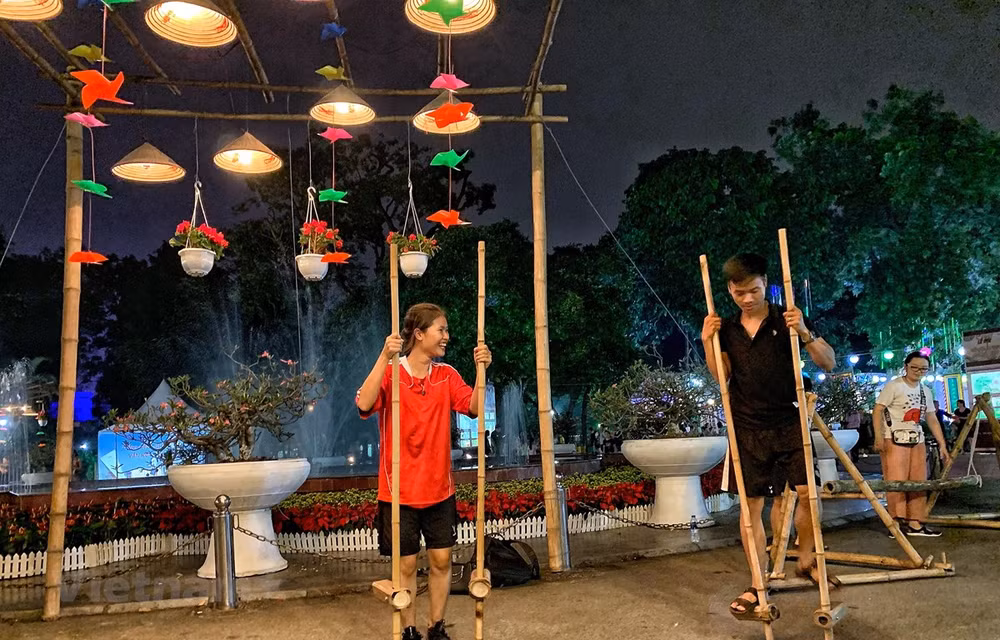 Le tourisme de Hanoi s'efforce de surmonter les difficultés pour mener à bien la « double tâche » ảnh 1