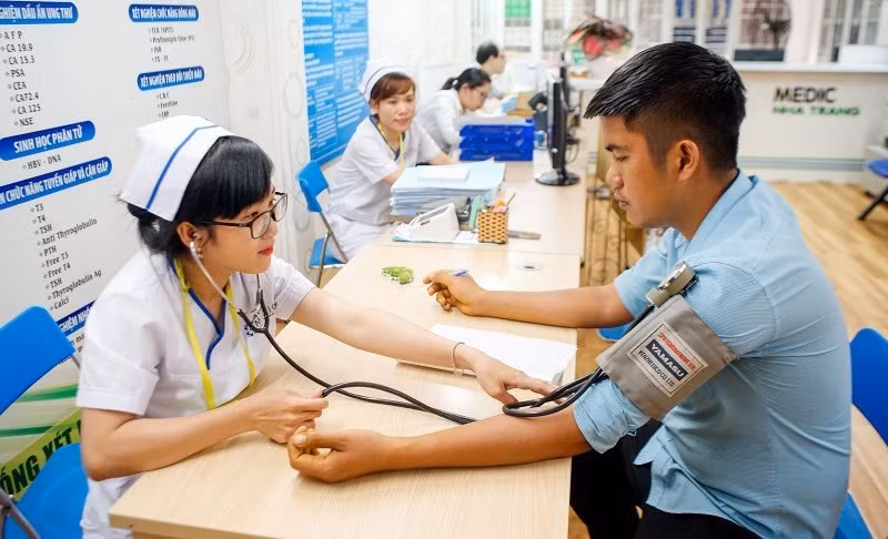 Le Vietnam s’efforce d’atteindre la couverture sanitaire universelle d’ici 2030 ảnh 2 Le Vietnam s’efforce d’atteindre la couverture sanitaire universelle d’ici 2030 ảnh 2