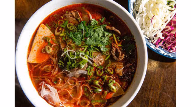 10 bons mets vietnamiens présentés sur le site web Thrillist ảnh 3