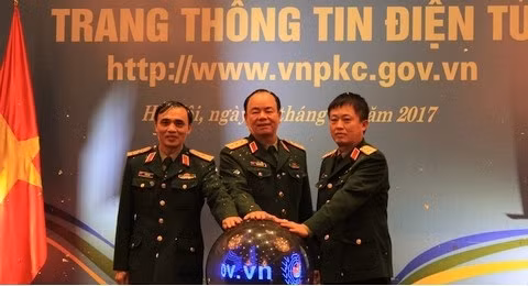 Le site web du Centre de maintien de la paix du Vietnam voit le jour ảnh 1